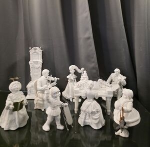 Department 56 Winter Silhouette Collection – 7 Figurines